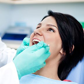 Clínica Dental Toledo 48 mujer en tratamiento dental